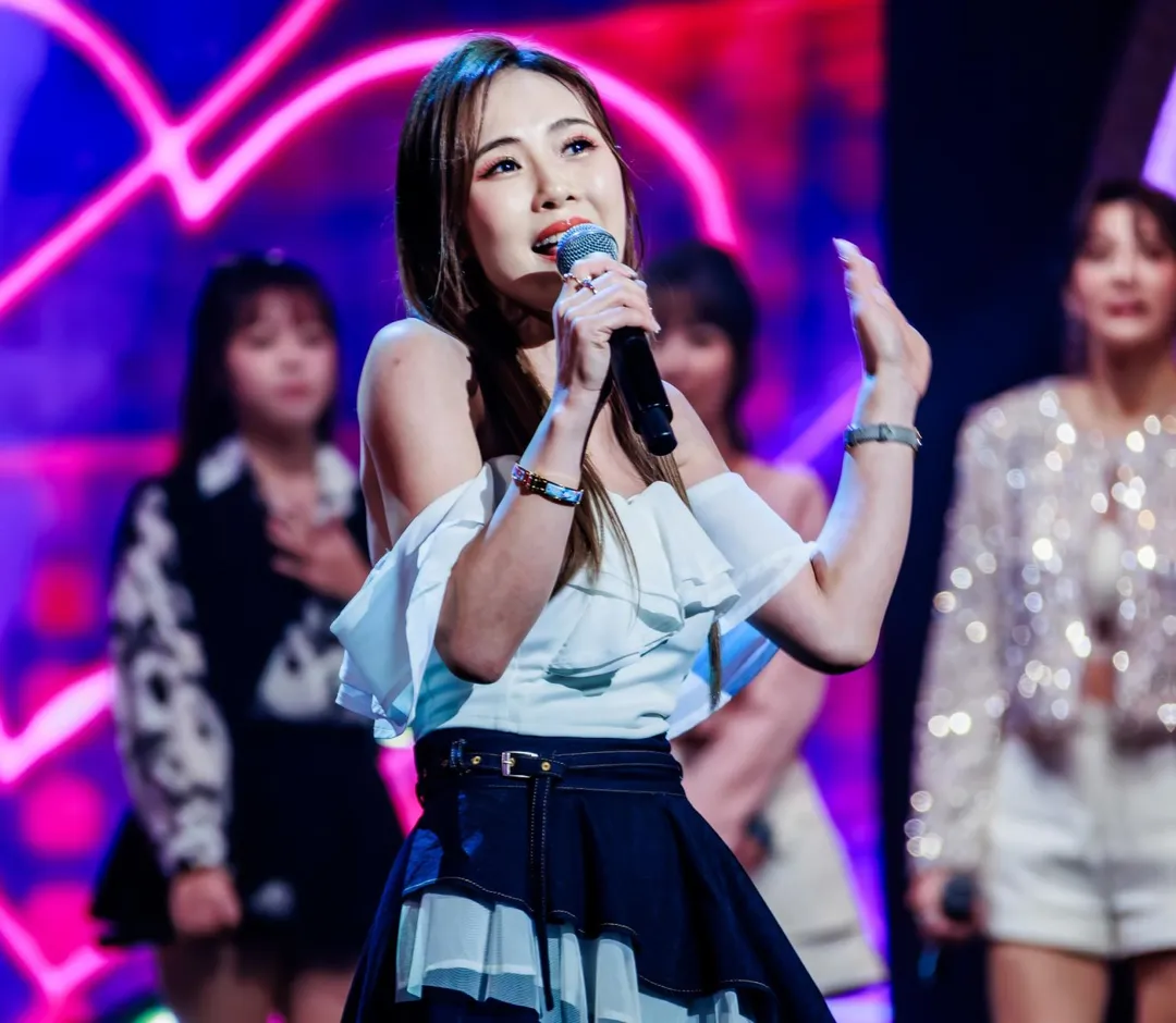 吳申梅唱跳〈舞女〉。(圖/中視提供)
