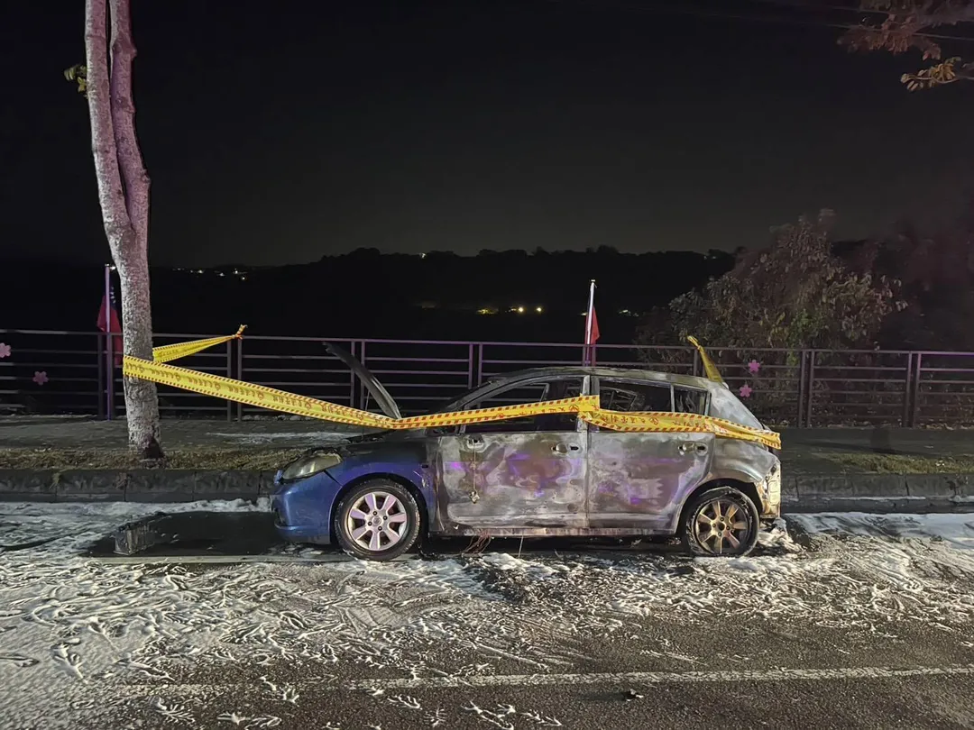 台中東勢發生火燒車,42歲女子被發現陳屍駕駛座。(圖/警方提供)