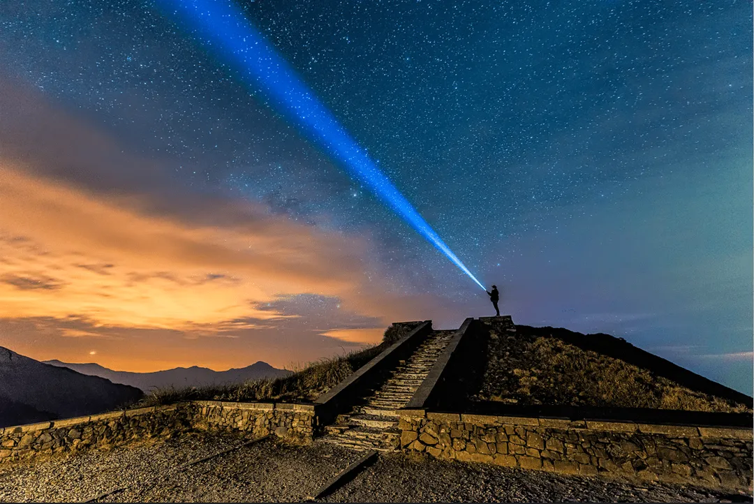 在國際認證的零光害環境中，在合歡山暗空公園可以欣賞璀璨星河與流星雨。（圖／南投風景區管理所提供）