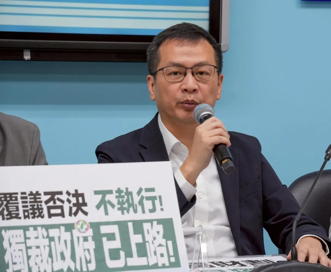羅智強敬告賴清德，赴立法院向代表2300萬民意的國會報告，是總統的憲政義務，不是權力。（圖取自羅智強臉書）