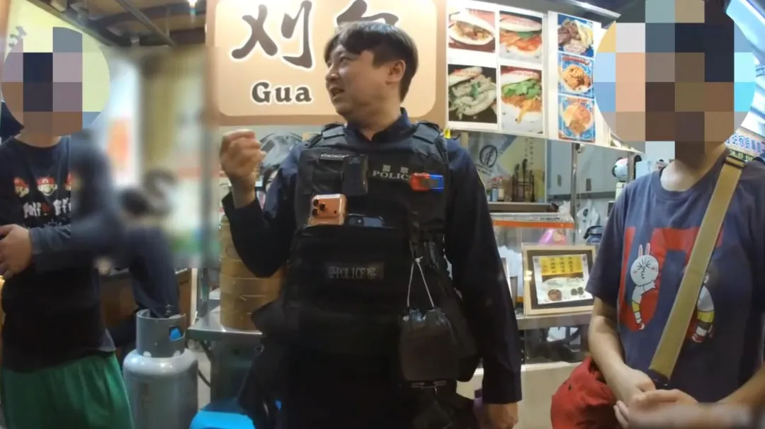 高雄瑞豐夜市發生民眾持假鈔的詐騙事件，有不少攤商受害，報警處理。（圖／警方提供）