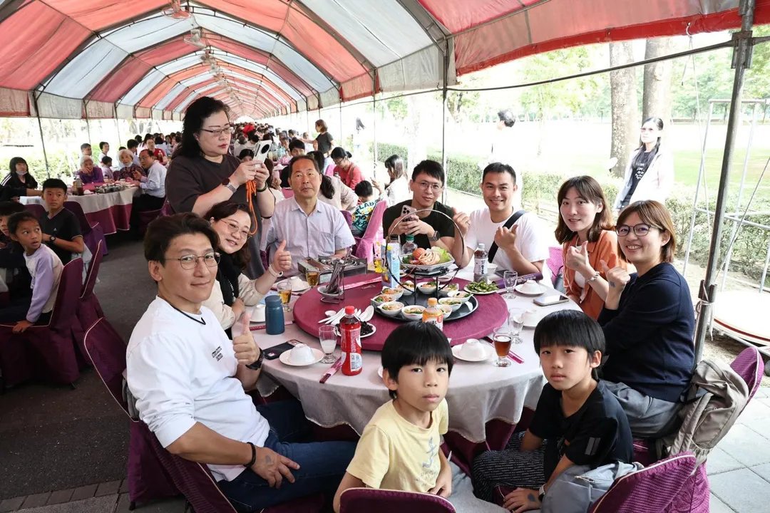 現場人潮踴躍，氣氛熱鬧溫馨。（圖／台南市政府提供）