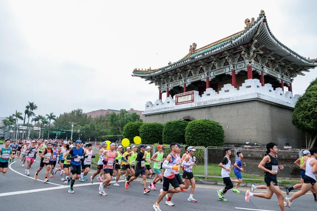 台北市政府宣布，2025年台北馬拉松將於12月21日上午舉行，並將啟用圓山段的全、半馬分流措施，以提升賽道的流暢度和選手的競賽品質。（資料圖／台北市政府提供）