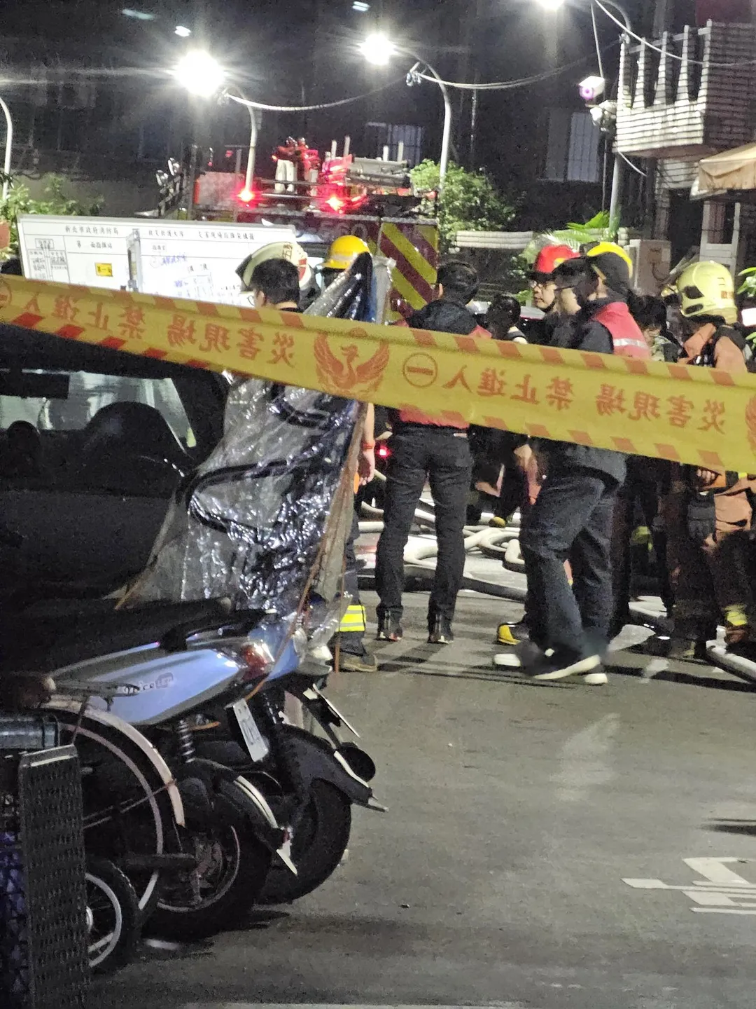 火災現場。（圖／翻攝愛新莊我是新莊人，由民眾陳淑美拍攝）