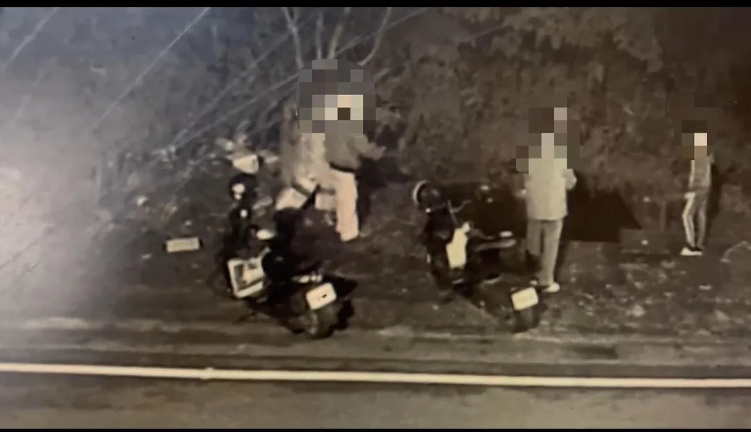 3名男大生偷釣魚畫面。（圖／警方提供）