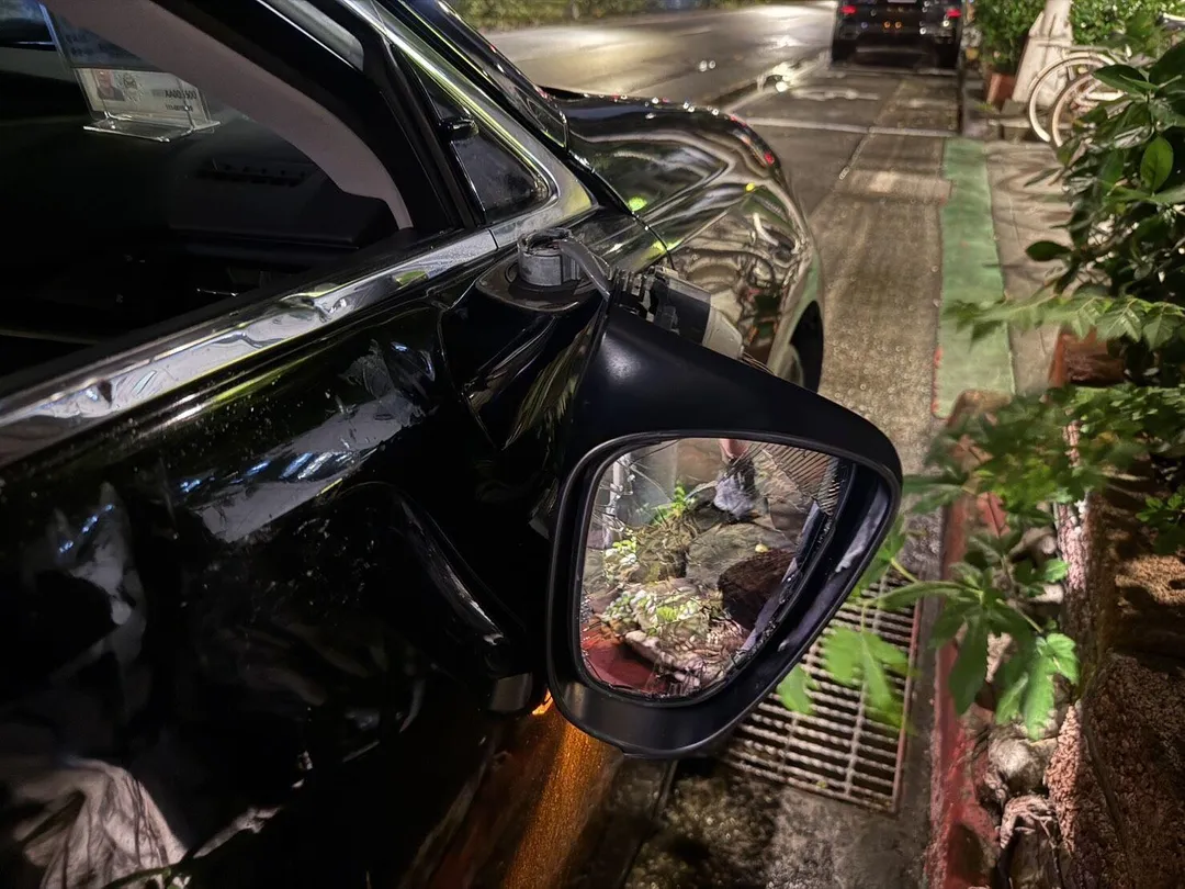 陳男的車損。（圖／警方提供）