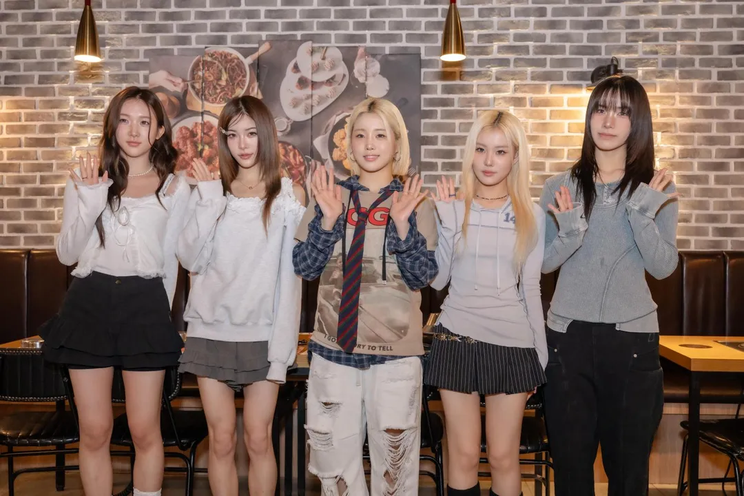 YOUNG POSSE成員YEONJUNG（左至右）、JIANA、SUNHYE、JIEUN與DOEUN近日來台開唱。（圖／歐妮娛樂、DSP、BEATS ENT提供）
