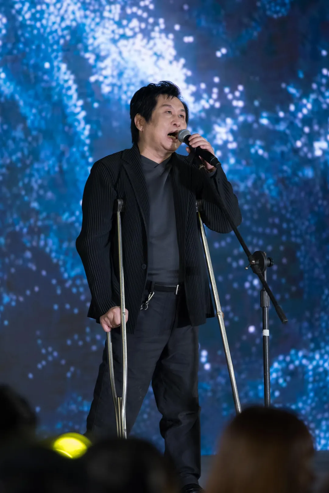 鄭智化演唱〈追夢〉。（圖／新北市政府社會局提供）