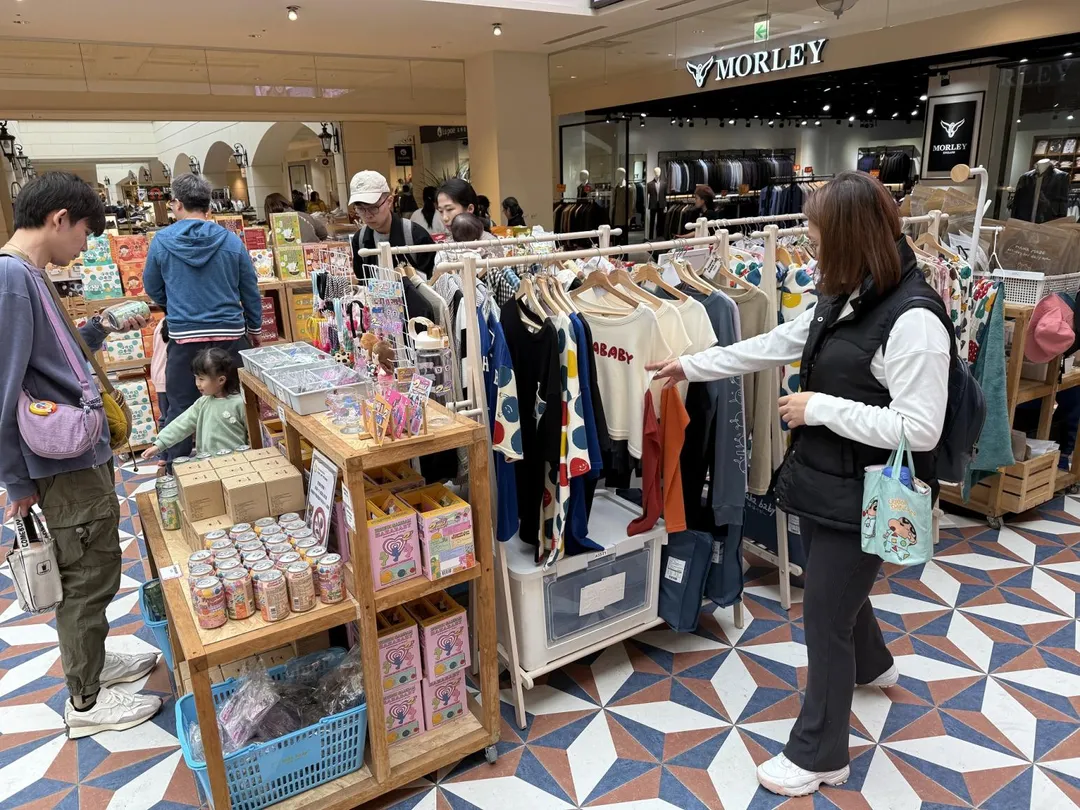 .Hahababy限定快閃店，限定商品，包括限定款金幣、雨傘、御守、調味啤酒等。（圖／麗寶樂園）