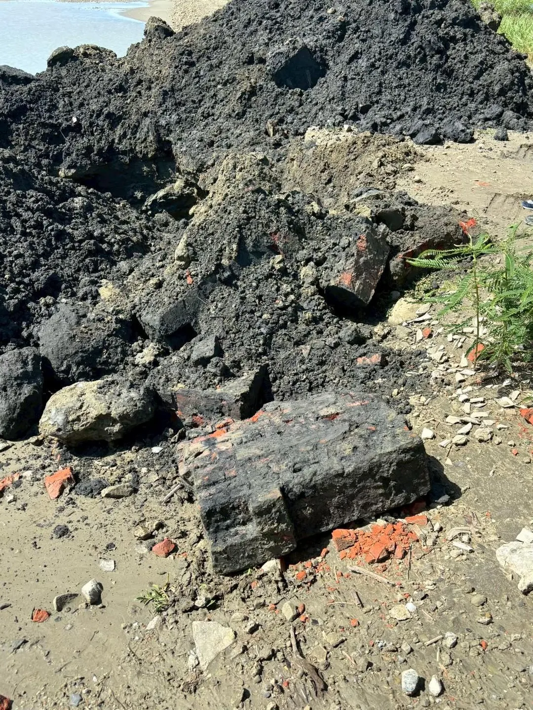 郭信良涉嫌將閒置土地提供給廠商違法回填營建廢棄物，遭橋頭地檢署提起公訴。（圖／檢方提供）