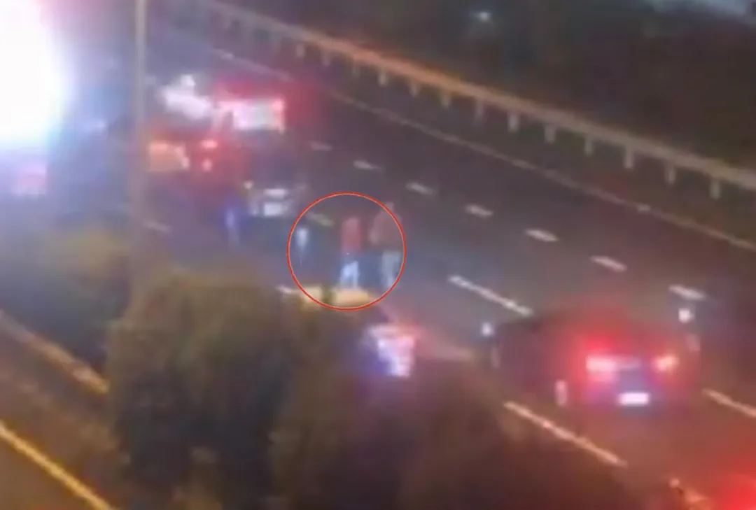 該名狂男接著對拖吊業者嗆聲自己是警察。（圖/台南道路救援張家班授權使用）