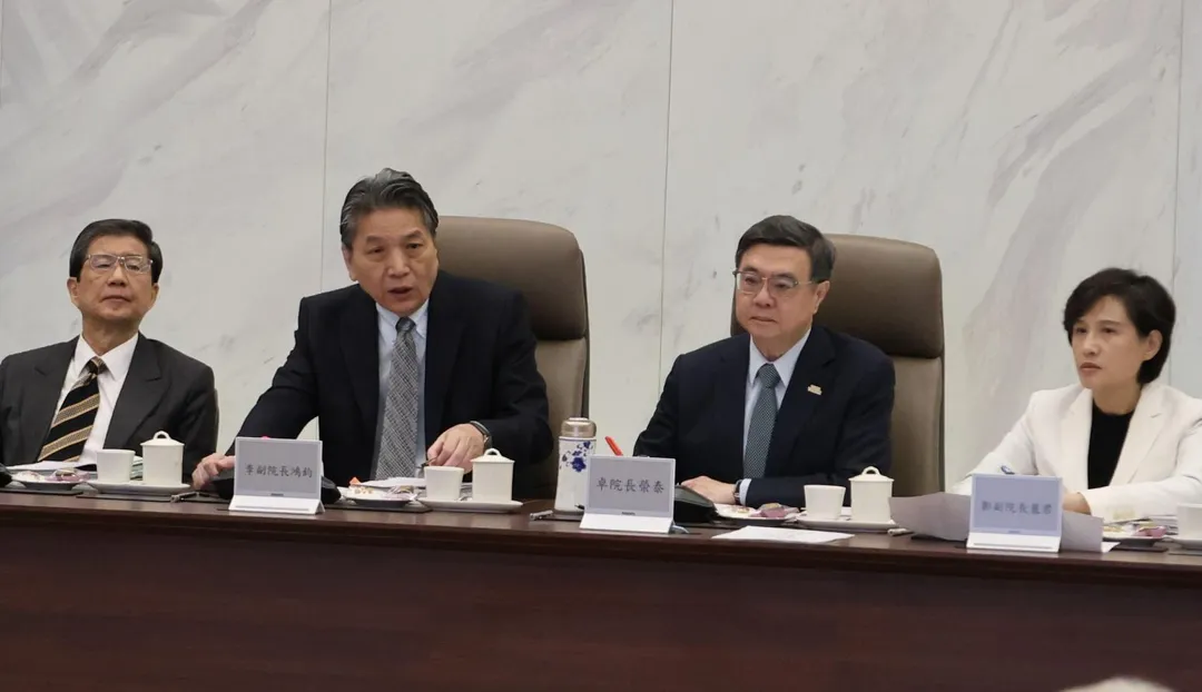 監察院副院長李鴻鈞率領全體監察委員巡察行政院。（圖／監察院）