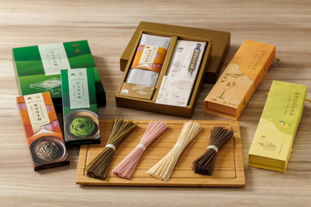 松園食品與許多知名品牌合作推出手延麵聯名禮盒，讓消費者眼睛為之一亮。 （圖／臺中工策會提供）