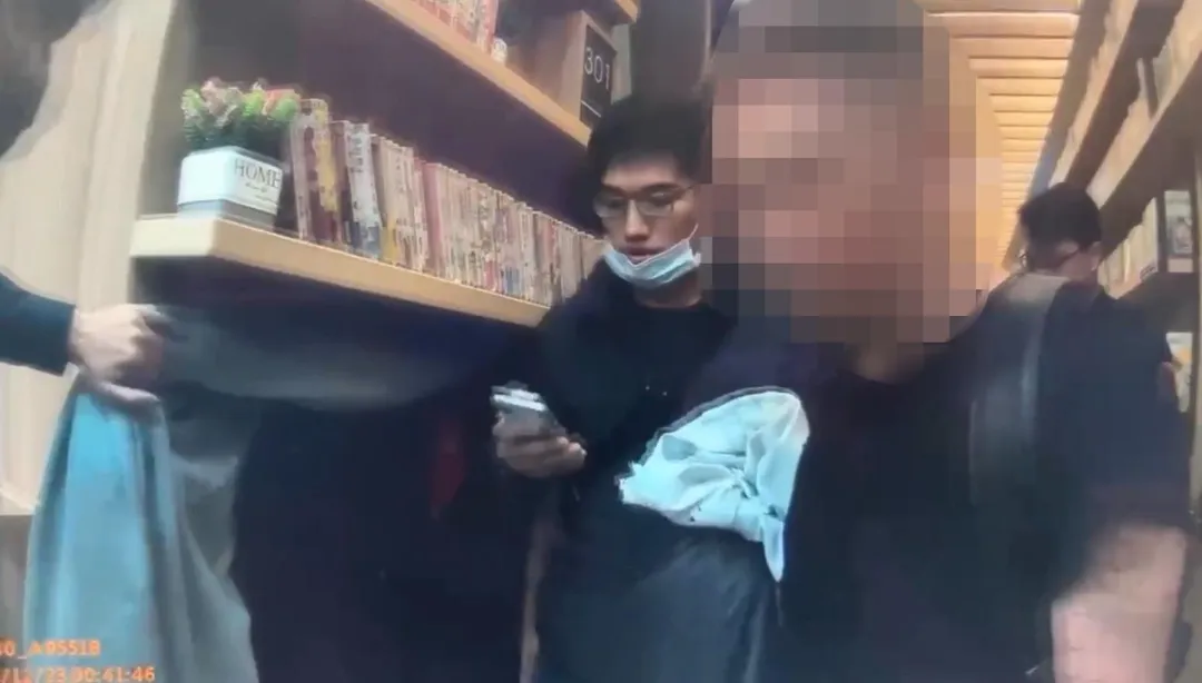 李男台南落網畫面。(圖/中天新聞)