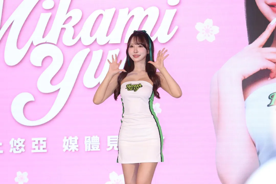 三上悠亞正式加盟Formosa Sexy，勤練應援舞展現高敬業度。（圖／譚兆青攝）