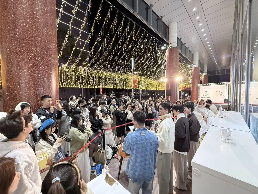 男團AcQUA源少年近期以摯友大使身分出席香氛品牌活動,陪粉絲們共度感恩回饋時光。(圖/Soothe時氛 提供)