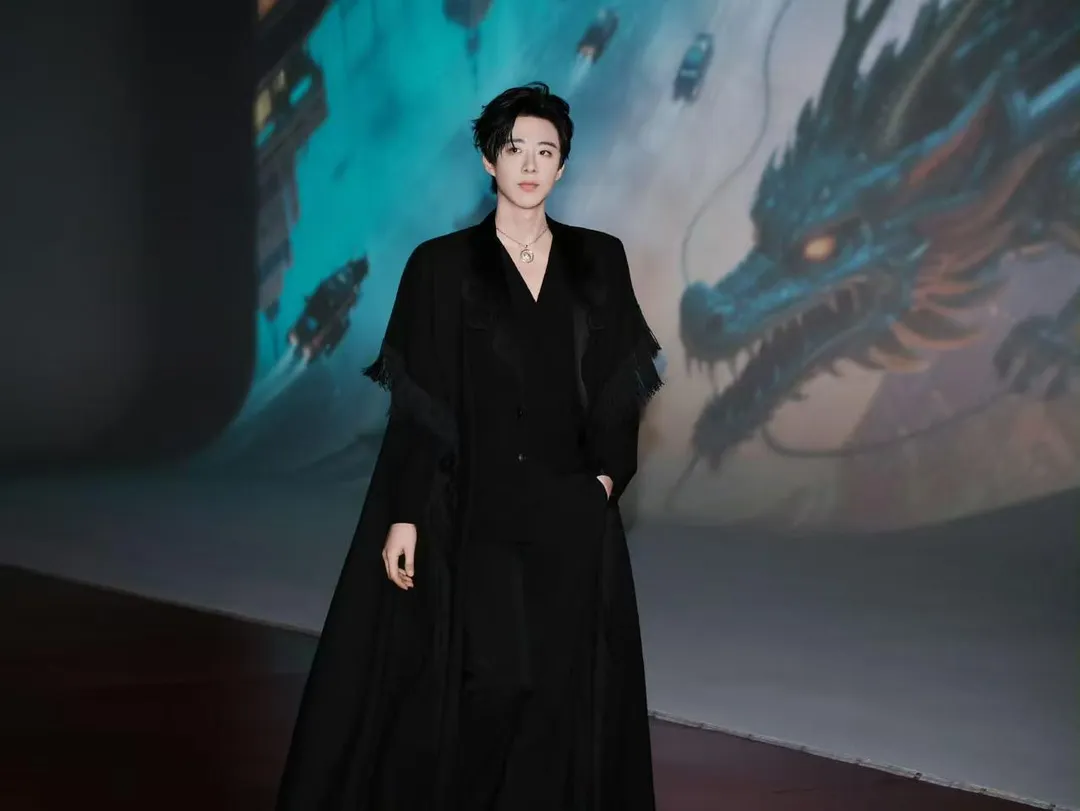 劉宇寧赴《2025騰訊星光大賞》，在綜藝和戲劇上都獲得獎項。（圖／翻攝自劉宇寧工作室）