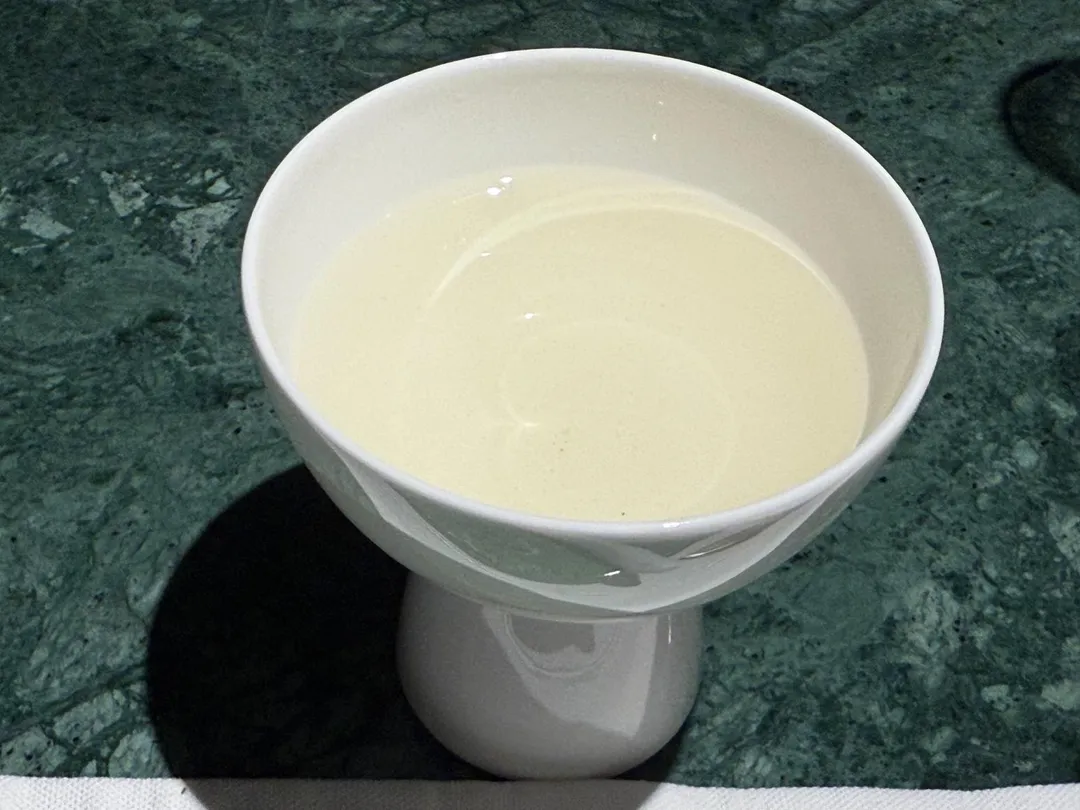 香料茶「紅刺蔥茶」具有奶油檸檬香氣和些許麻感。(圖/黃宏輝提供)