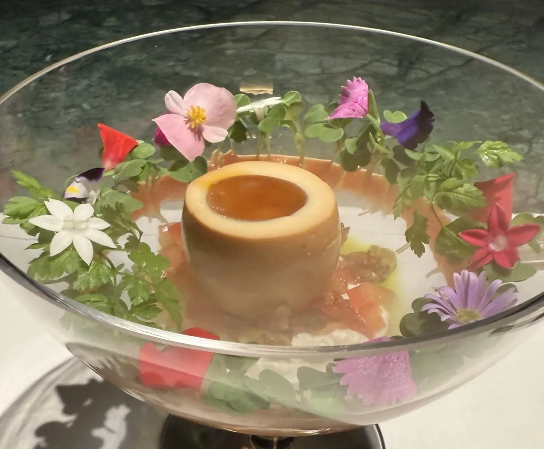 眾星拱月的唯美茶葉蛋。(圖/黃宏輝提供)