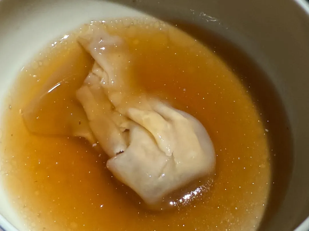 歐陸常見的鵝肝方餃變形為台式鴨肝餛飩。(圖/黃宏輝提供)