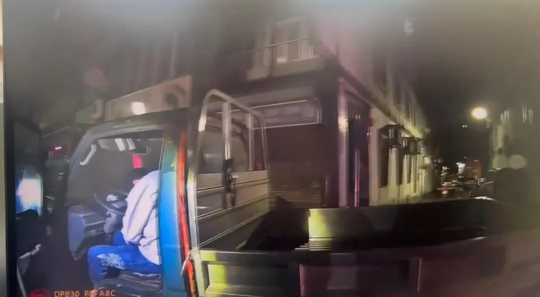 基隆一名吸毒竊盜慣犯,日前偷貨車開500公尺後竟然在車上睡著。(圖/警方提供)