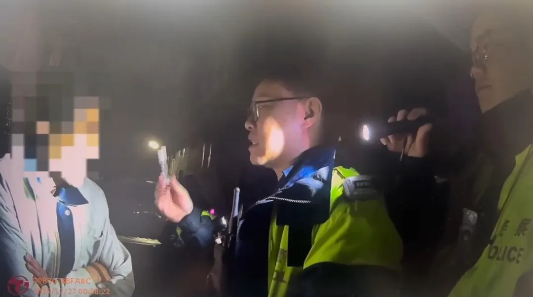 基隆一名吸毒竊盜慣犯,日前偷貨車開500公尺後竟然在車上睡著,警方實施毒品快篩,呈毒品陽性反應。(圖/警方提供)