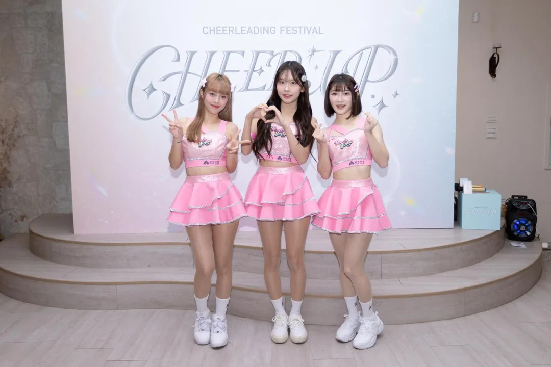 禹菡（左起）、金佳垠、詩函。（圖／CHEER UP提供）
