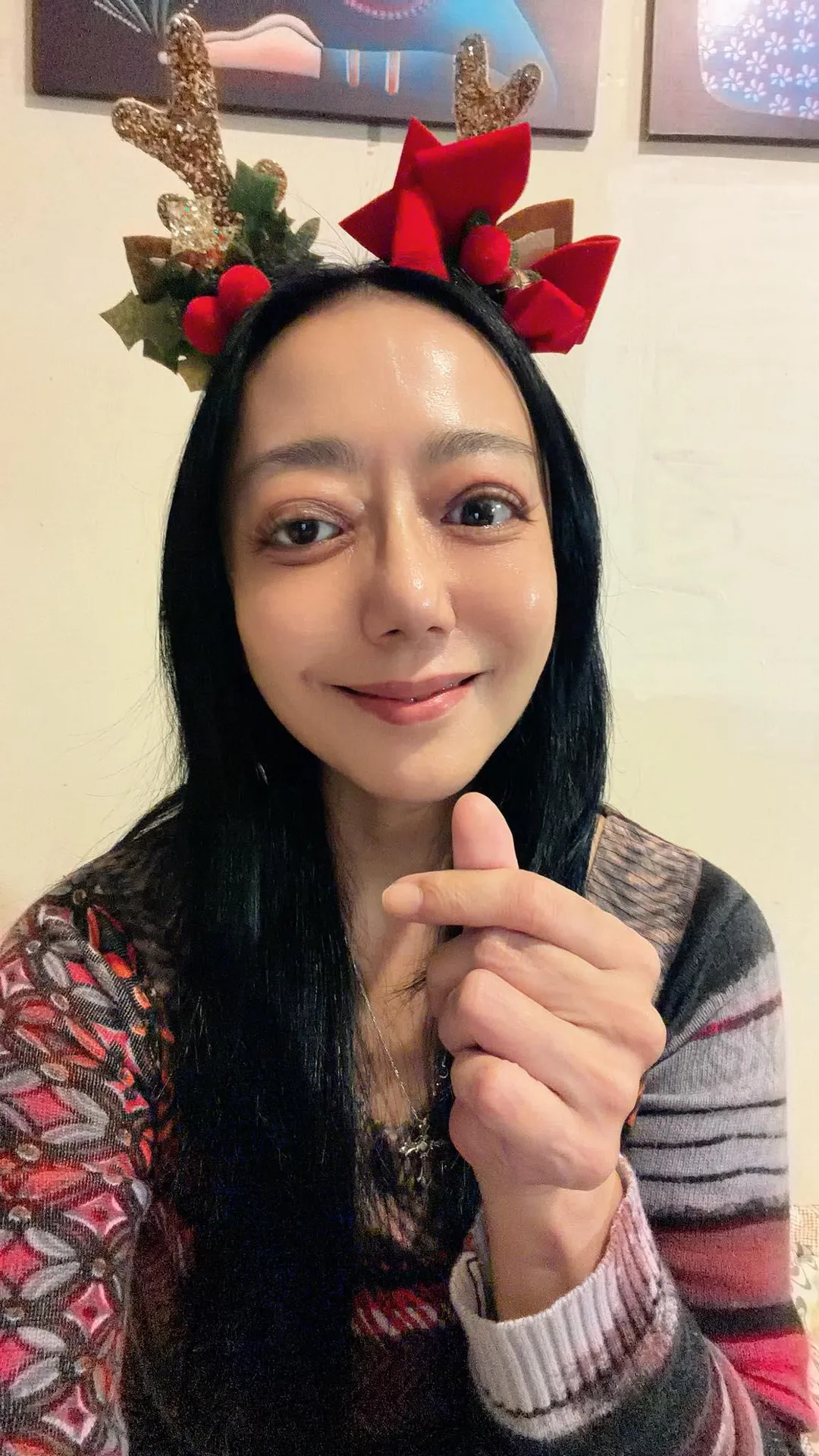 歌手高慧君2021年首次出現甲狀腺功能低下症狀，引發眼睛斜視及重影問題。（圖／高慧君臉書）