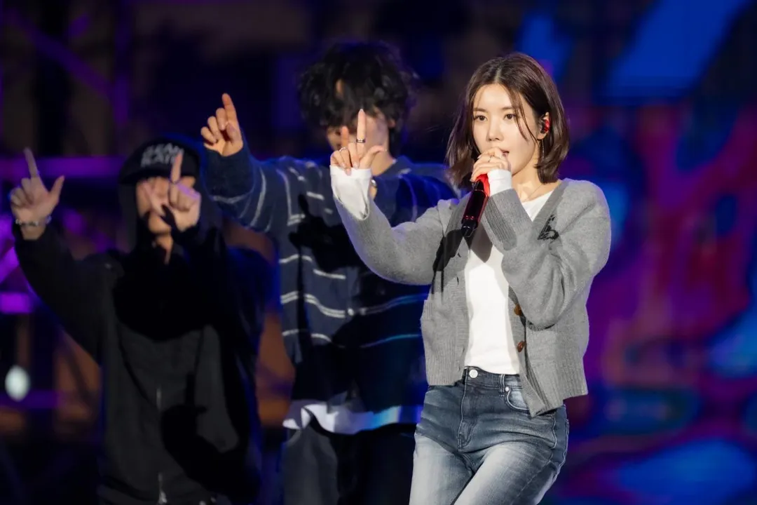 權恩妃KWON EUNBI現身夢時代彩排，一現身便引起全場尖叫聲浪，她表示將帶來充滿魅力、讓大家難忘的驚喜演出。（圖／高雄市政府提供，下同）