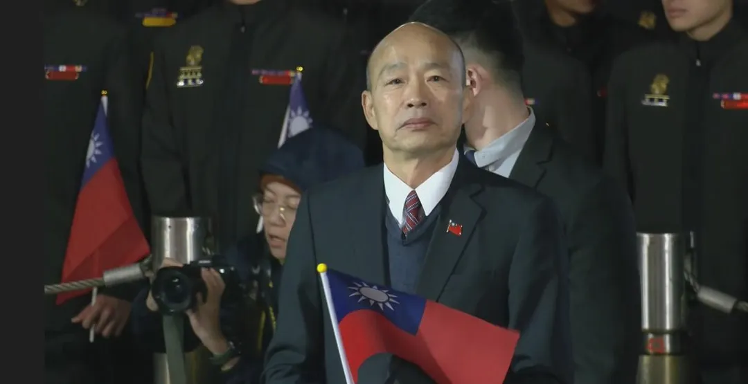 2026年總統府前元旦升旗，立法院長韓國瑜。（中天新聞）