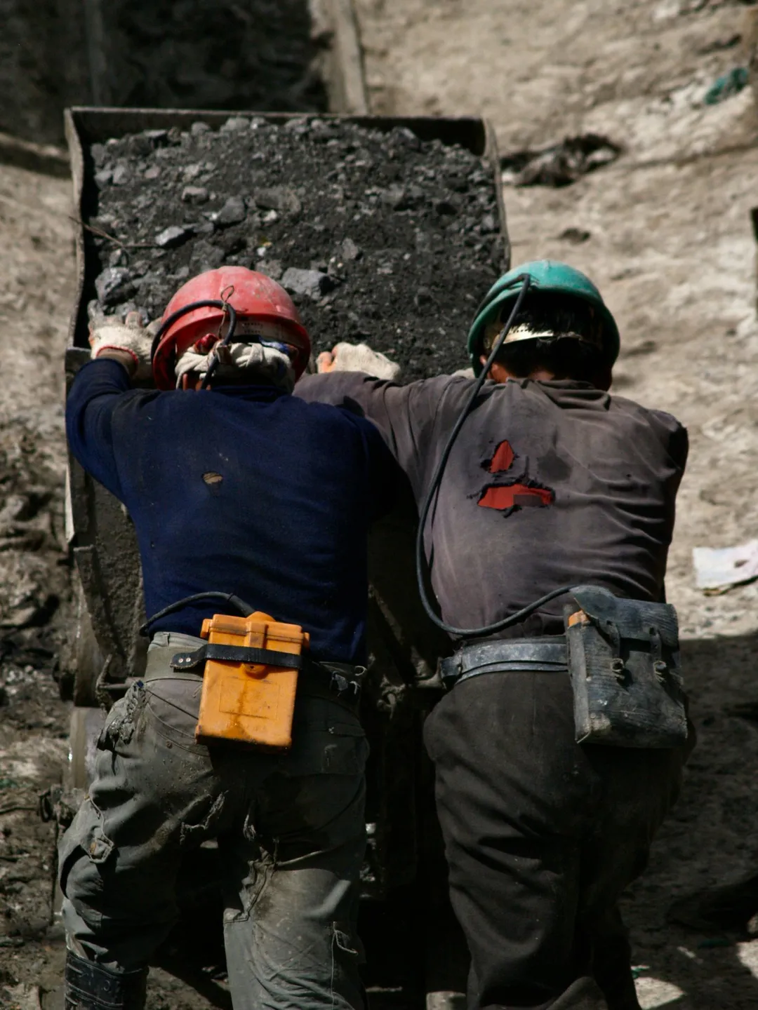 秘魯非法礦工跨年夜遭襲釀3死。（示意圖／unsplash）