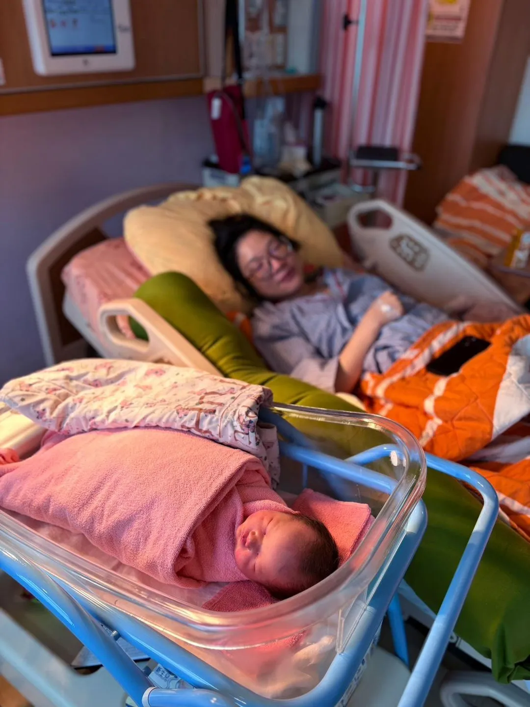 Sandra第一次凍存的14顆卵子在基因檢測階段全數淘汰，重啟療程後僅獲得一顆正常胚胎，所幸成功著床並順利生產。(圖/TFC提供)