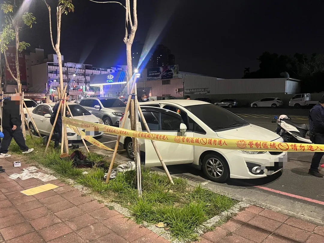 男子陳屍車內。（圖／警方提供）