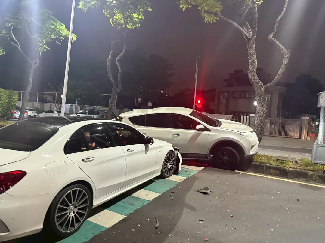 肇事駕駛拒絕毒測被警開罰。(圖/警方提供)
