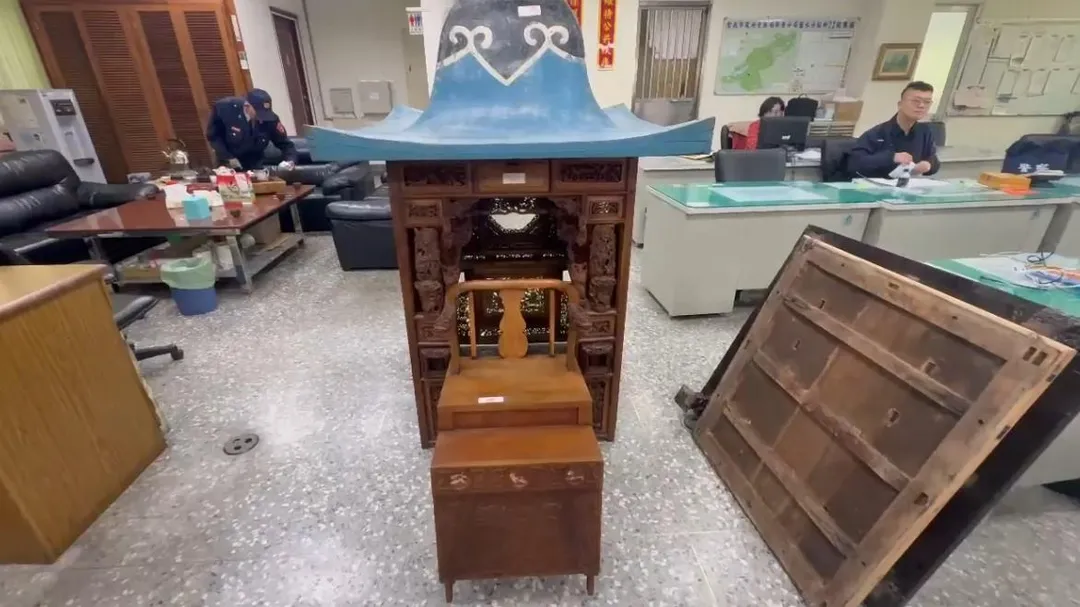 神轎目前由鹽水分駐所妥善保管，以確保宗教文物安全。（圖／警方提供）
