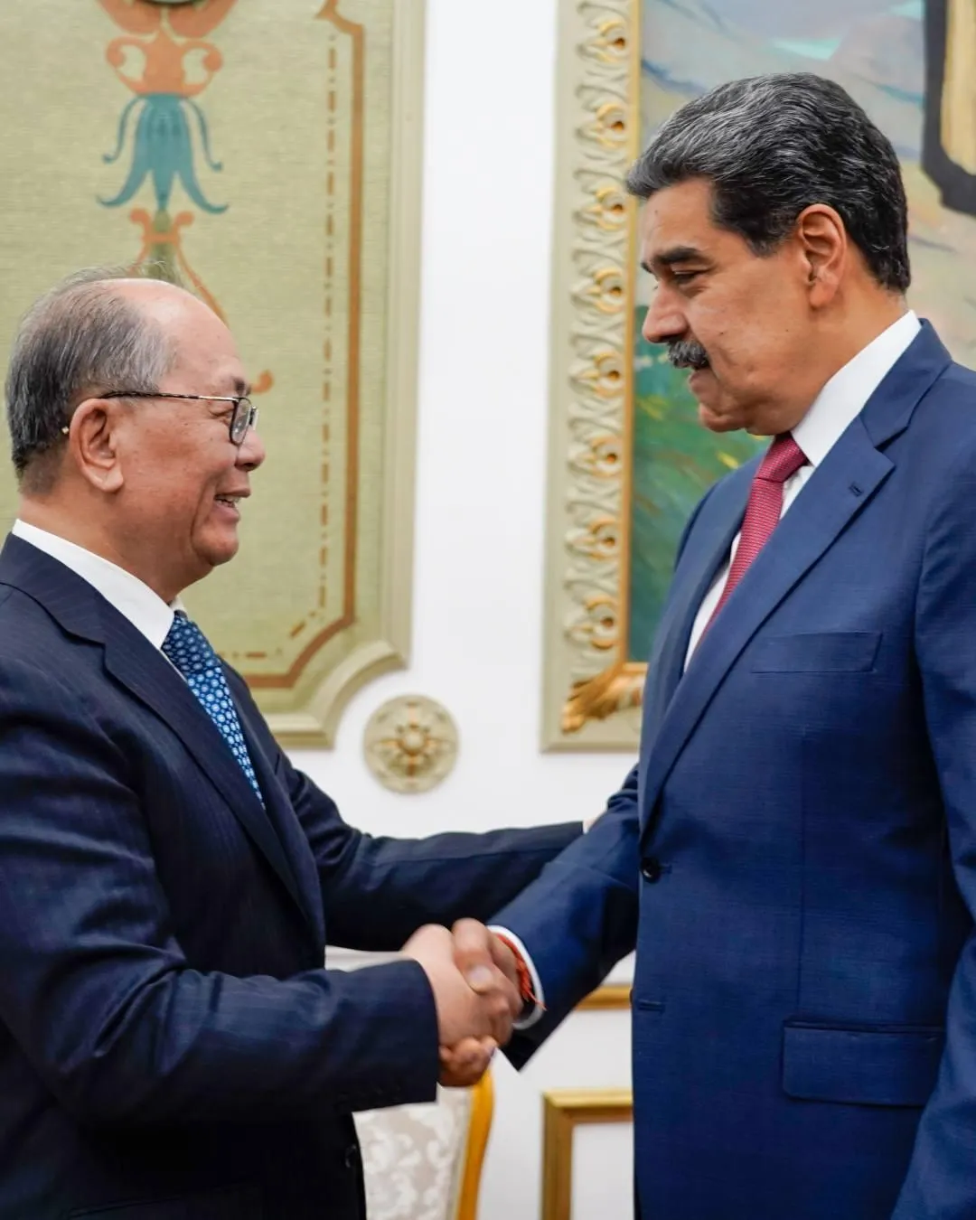 馬杜洛當地時間2日會見大陸特使邱小琪。(圖/翻攝FB「Nicolás Maduro」)