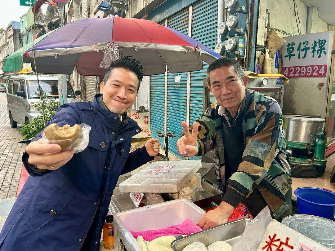何志偉週末再度走訪中壢站前商圈及蘆竹南崁市場，提出各項具體政策，與綠營民代、基層互動熱絡。（圖／民眾提供）