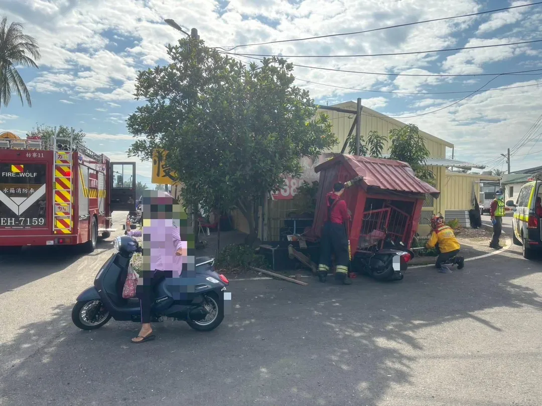 陳姓婦人騎車不明原因撞土地公廟送醫後傷重不治。（圖／翻攝畫面）