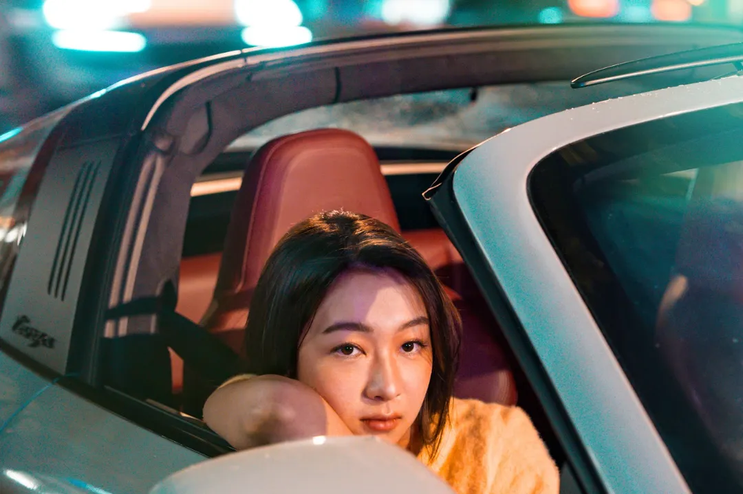 馬愷伶〈DON'T fall asleep〉恰好與天后張惠妹新歌同日上架，她直呼：「真的沒想到這麼巧，但我覺得這是一件開心的事，因為代表會有更多人願意聽音樂」。（圖／嵐澄創藝有限公司提供）