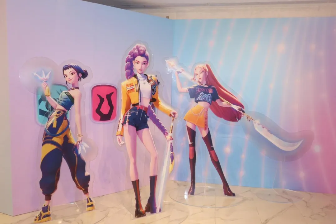 《KPop 獵魔女團》台北快閃店3日在中山區AIPXA LAND開幕。（圖／讀者提供）