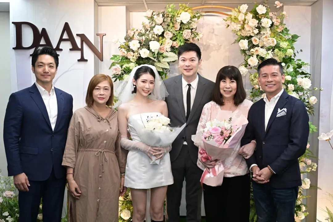 李柏毅2024年和太太結婚。(圖/翻攝李伯毅臉書)