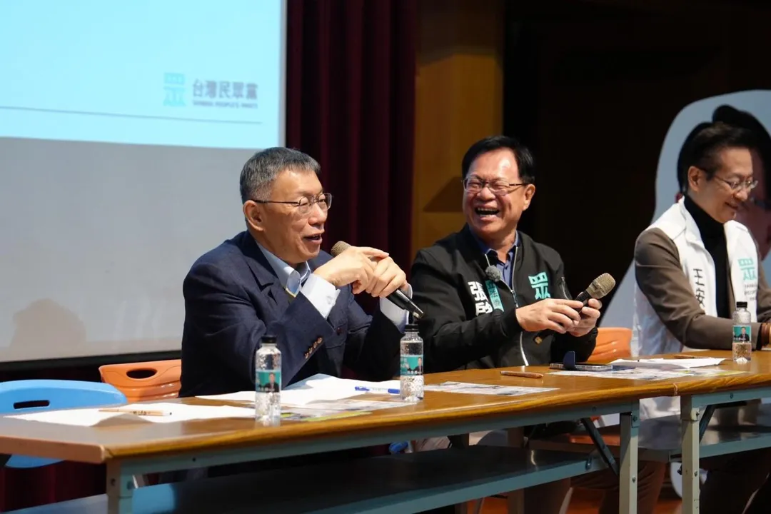 柯文哲和張啓楷。(圖/翻攝柯文哲臉書)