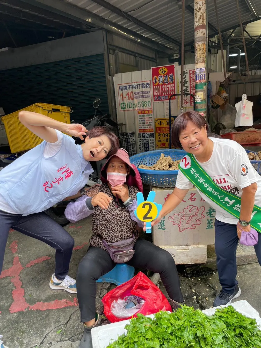 江熊一楓(右)涉貪助理費遭羈押禁見。(圖/江熊一楓臉書)