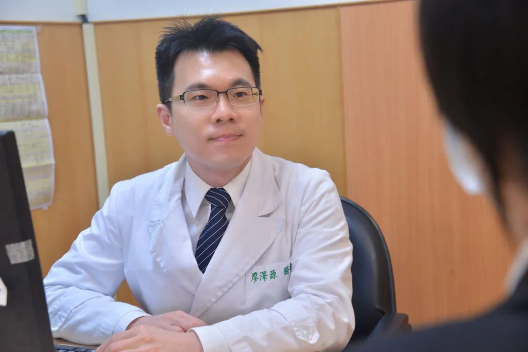 廖澤源醫師看診示意照。（圖／台北慈濟醫院）