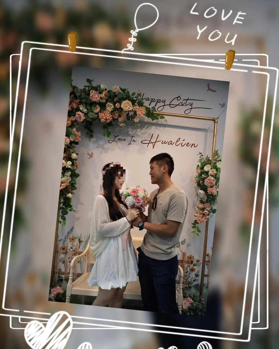 辛柏毅跟妻子在戶政事務所開心登記結婚。(圖/翻攝辛柏毅妻子的臉書)