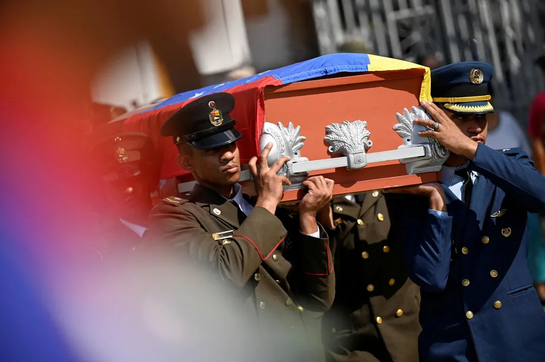 委內瑞拉7日為陣亡士兵舉行葬禮。 （圖／路透社）