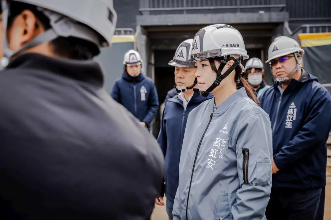 新竹市長高虹安視察新竹棒球場。（圖／新竹市政府提供，下同）