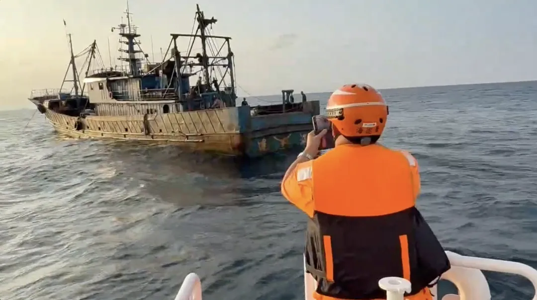 陸漁船破壞海纜！海巡署堅定執法守護安全。（圖／海巡署提供）