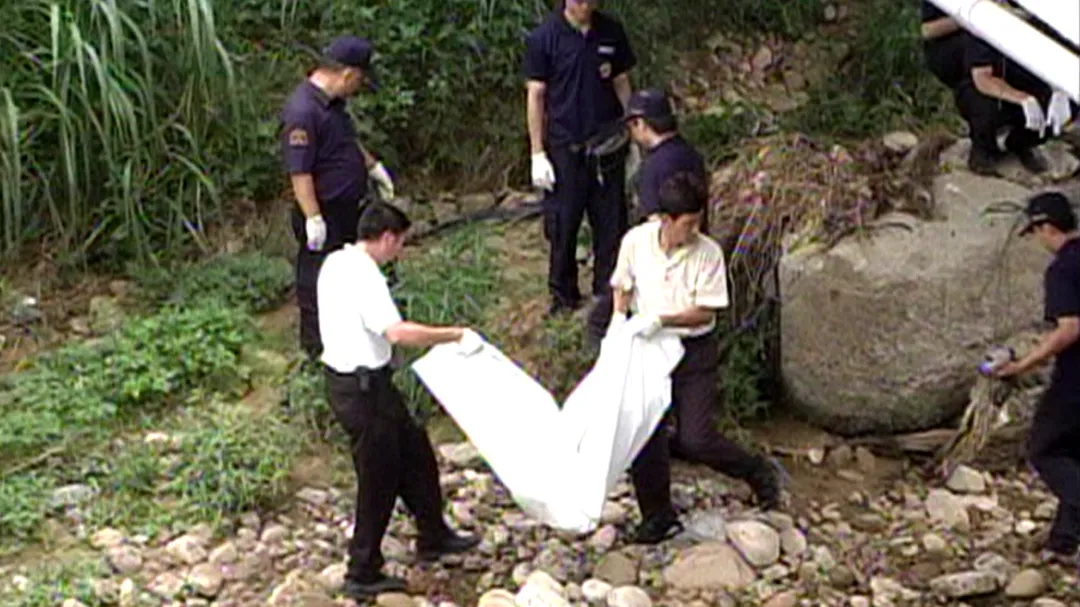 沈雲瑩被小她8歲的男友殺害，慘遭分屍丟棄荒野。（圖／中天新聞）