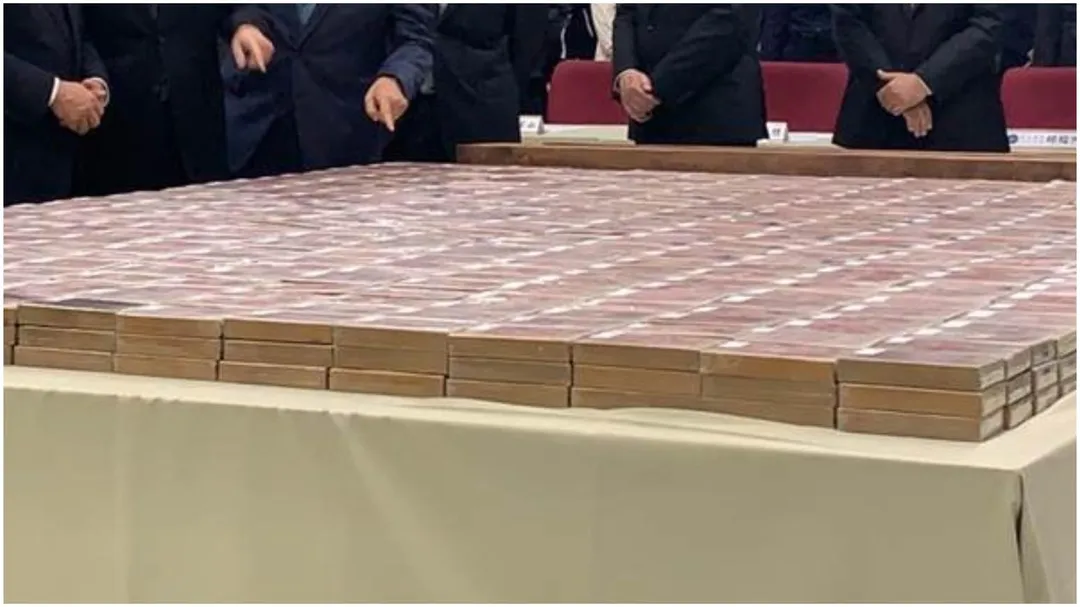 林秉豐當年走私總重量達439.5公斤的海洛因磚，共計1172塊「雙獅地球牌」海洛因。（圖／中時新聞網資料照）